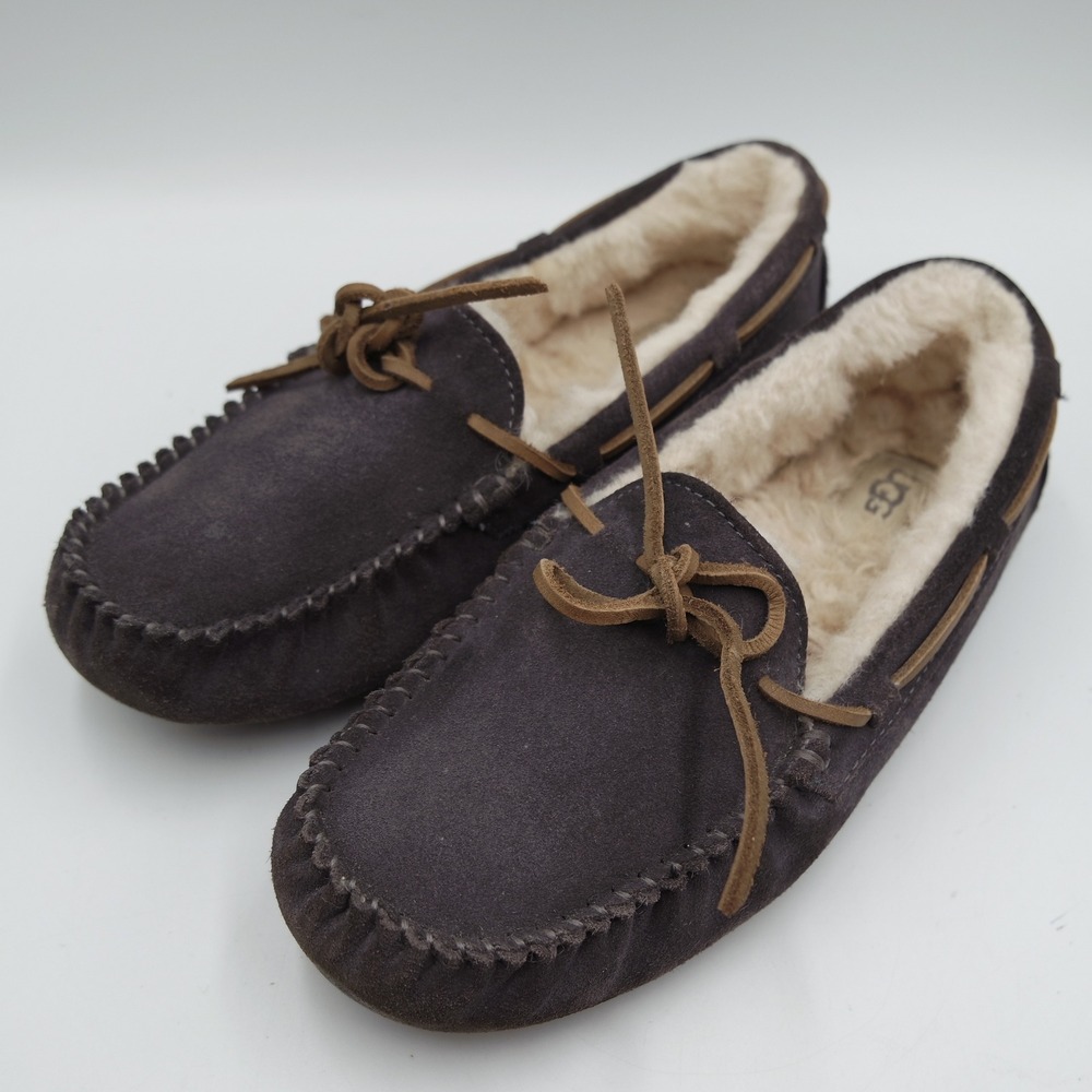 UGG Dakota Purple Suede Moccasin Slippers Womens Size 7 Hygge Cabincore